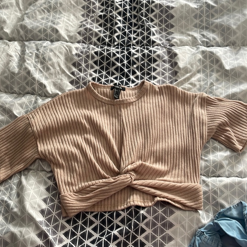 Cute cropped t-shirt